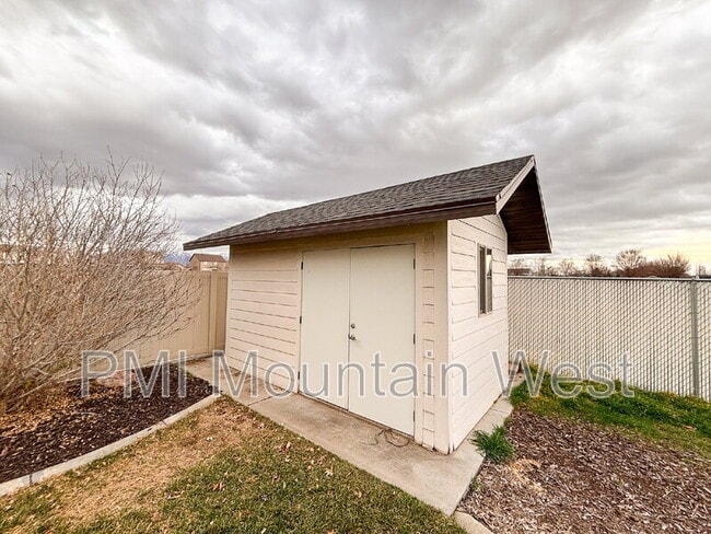 Building Photo - 2241 W 2475 N