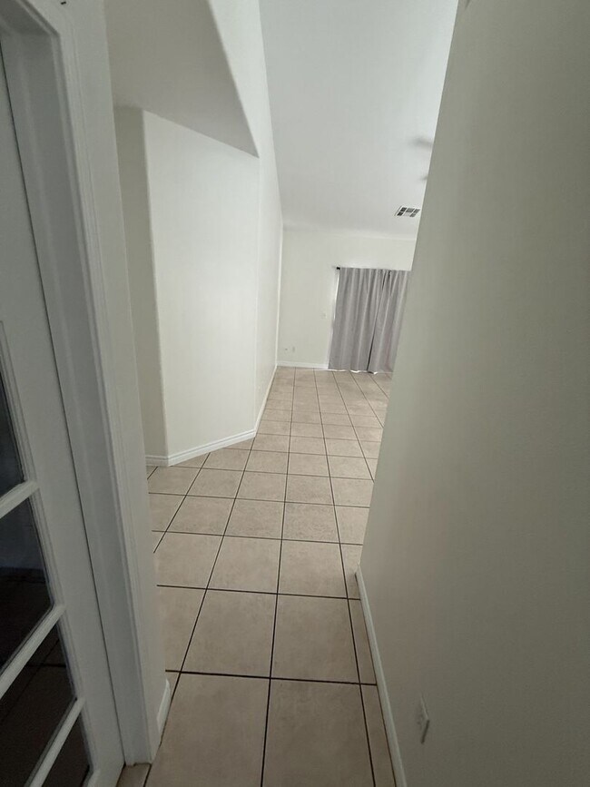 Building Photo - 8960 Tumbling Pebble Way