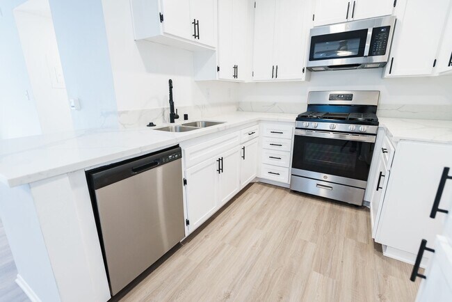 Interior Photo - 310 South Virgil Ave