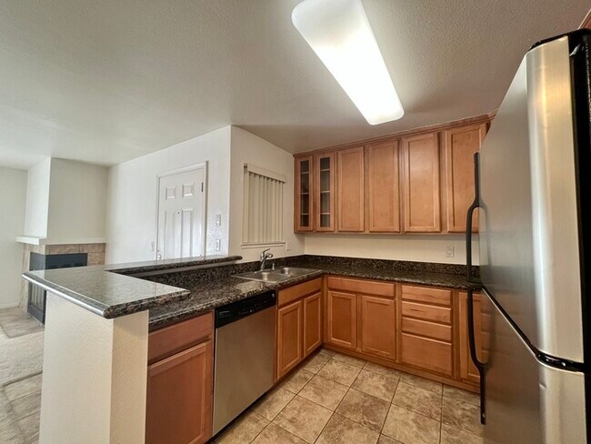 Building Photo - Charming 1 bedroom, 1 bathroom condo in Sacramento