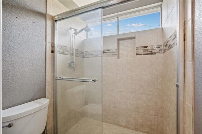 Building Photo - 8138 Sonoma Hills Way