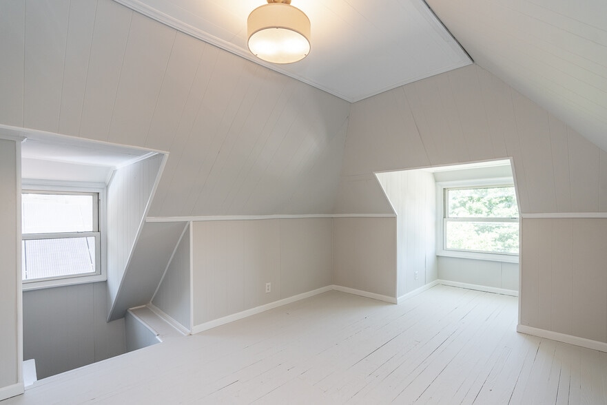 Bedroom 4 - 2435 Summit St