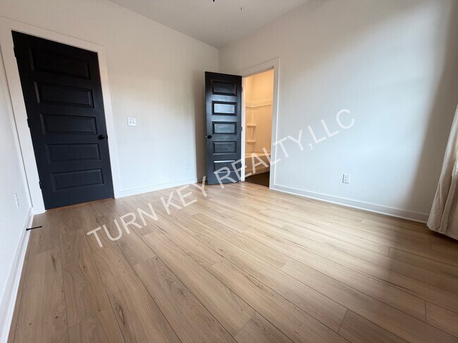Building Photo - Townhouse for Rent in Hoover