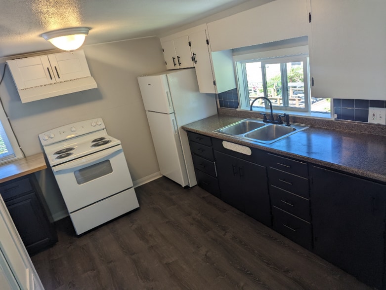 Building Photo - 2010 Dickinson Ave NW