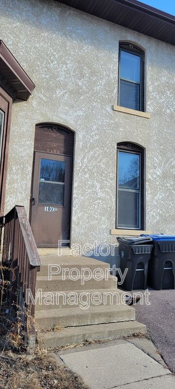 Building Photo - 103 Lincoln St