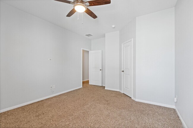 Building Photo - 3902 Deledda Dr