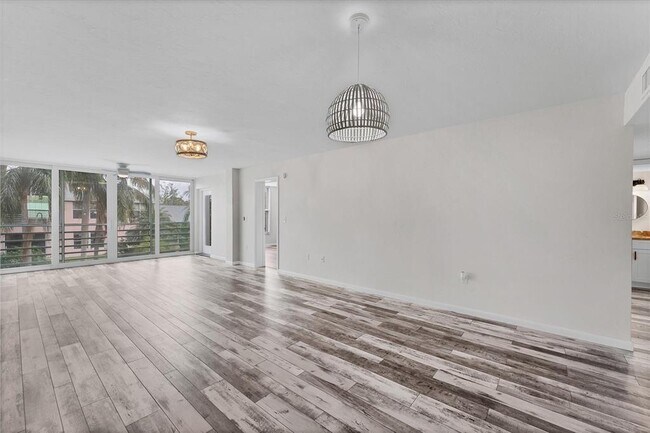 Building Photo - 4530 Pinebrook Cir