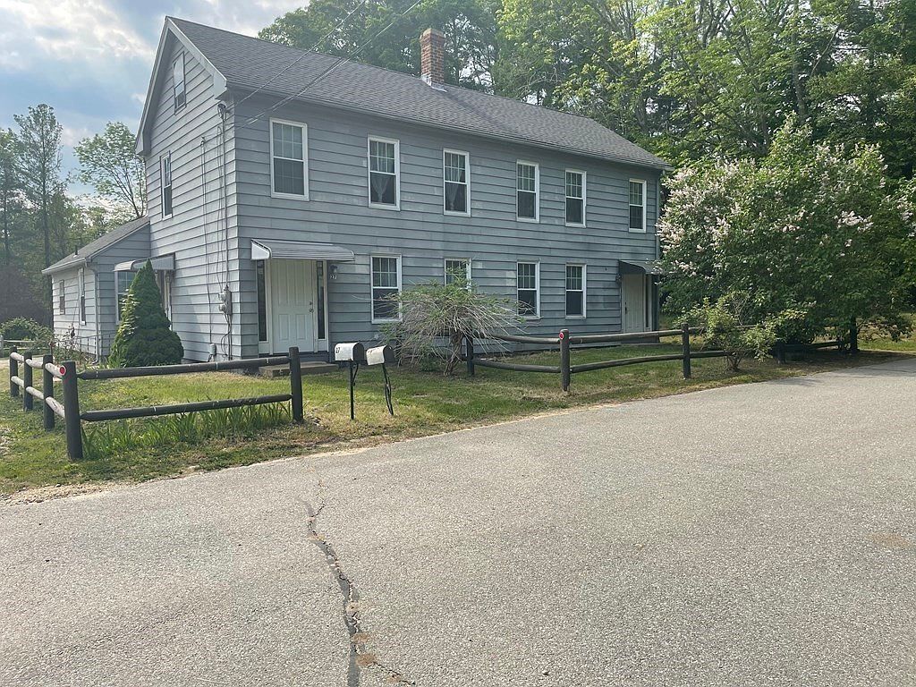 Building Photo - 27 Snell St