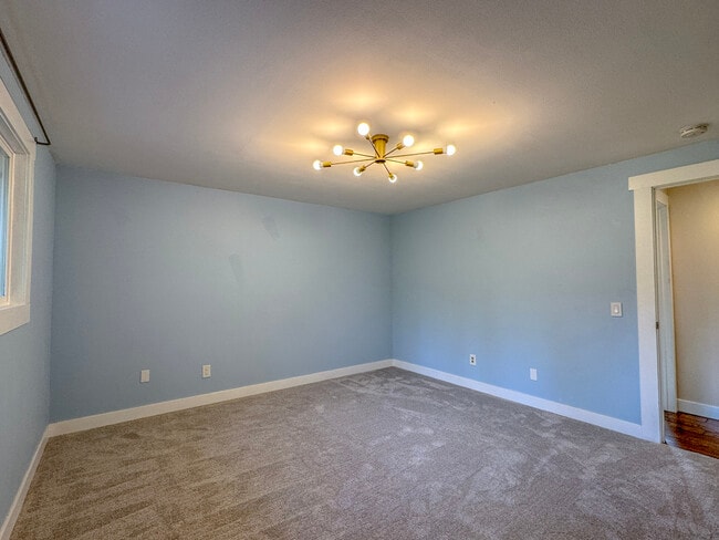 Building Photo - 9300 NE 132nd Pl