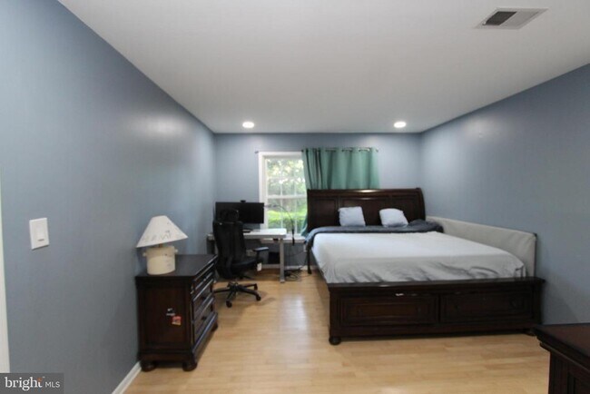 Building Photo - 119 Acadia Ct