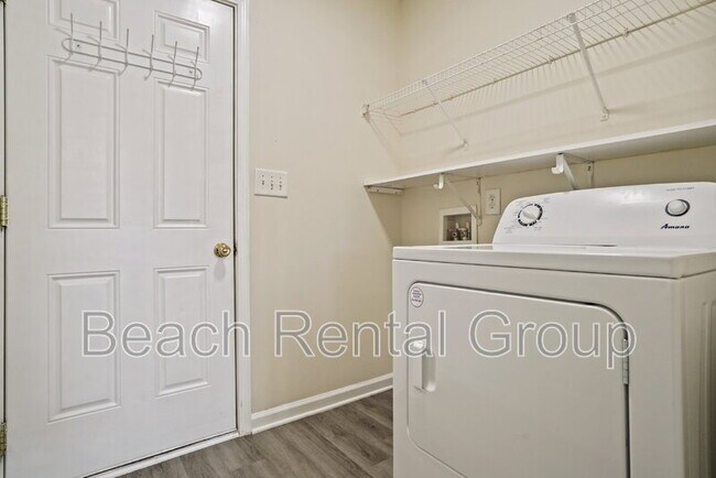 Building Photo - 3096 Rockwater Cir