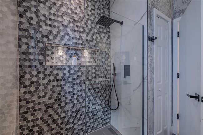 Building Photo - 8117 Hampton Glen Dr