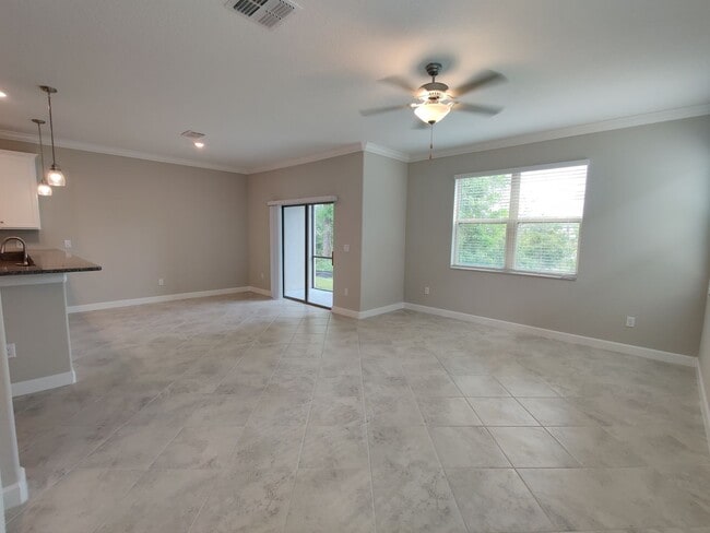 Building Photo - 23270 Willow Glen Way