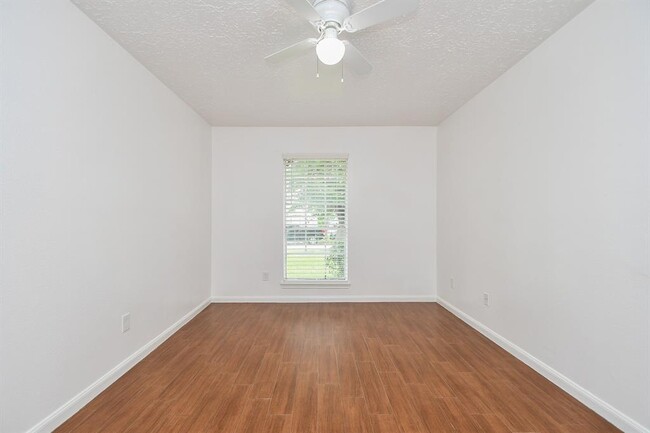 Building Photo - 7714 Eichler Dr