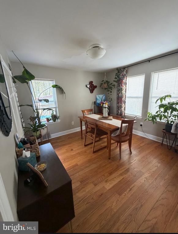 Building Photo - 131 E Ormond Ave