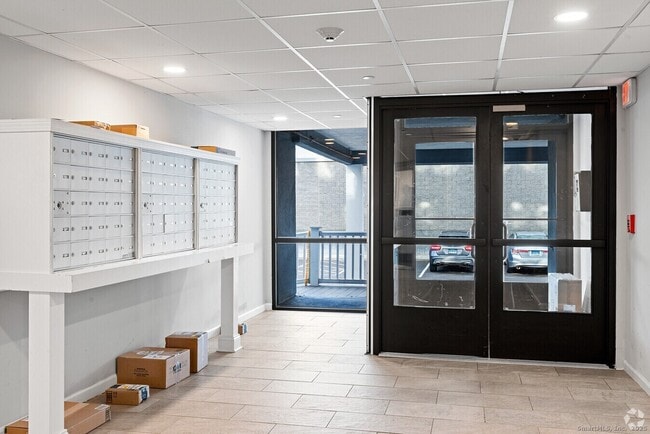 Building Photo - 225 Lordship Blvd