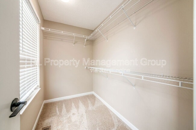 Building Photo - 2940 Wynridge Dr