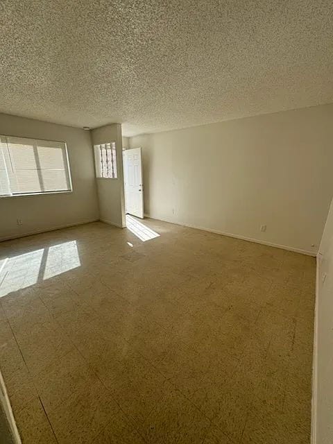Building Photo - 2553 Glen- 2bd 1 bath