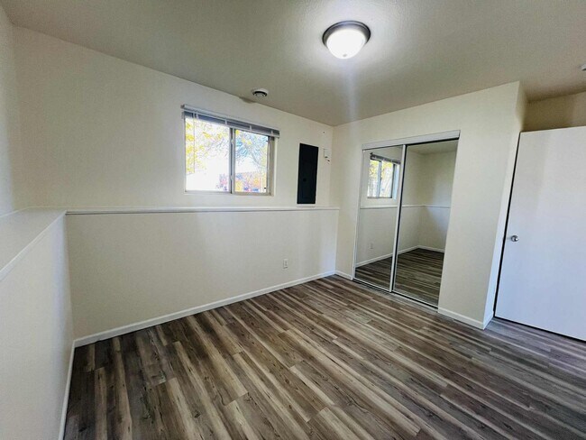 Building Photo - KHR-2708-48-S