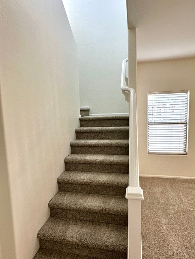 Building Photo - 971 S Deerfield Ln