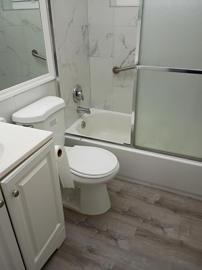 Building Photo - 1501 NW 43rd Ave