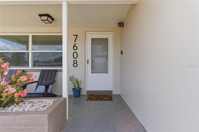 Building Photo - 7608 Sue Ellen Dr