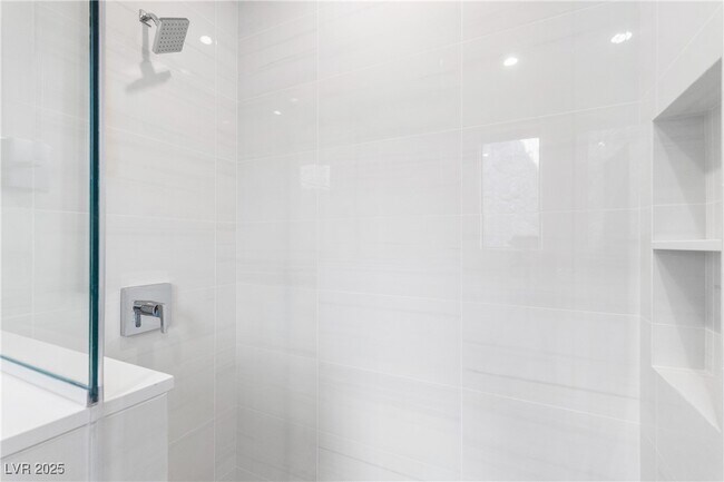 Building Photo - 386 Tranquil Peak Ct