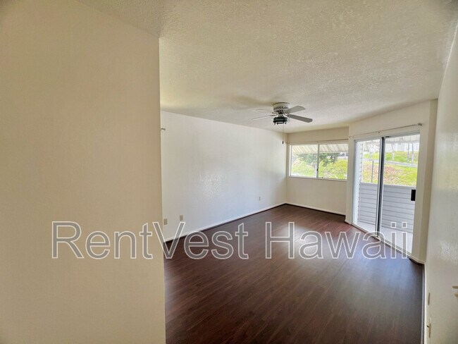 Building Photo - 95-270-270 Waikalani Dr