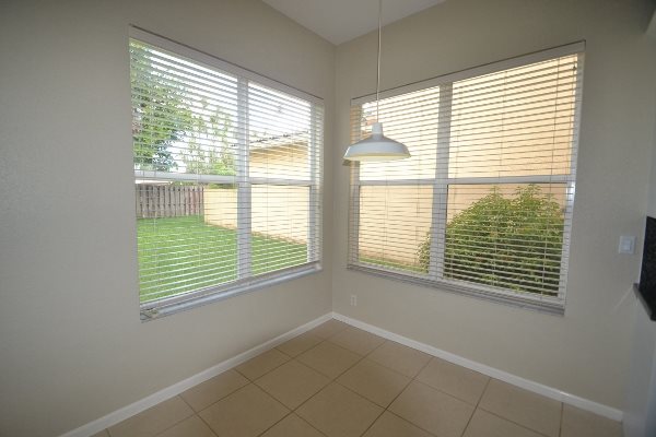 Building Photo - 1145 E Magnolia Cir