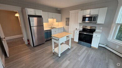 Building Photo - Charming 2-Bedroom w/ Office Apartment in ...