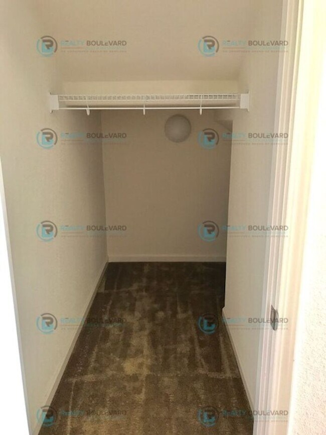 Building Photo - Beautiful 3-Bedroom Home in South Meadows ...