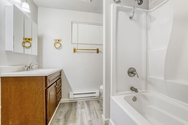 Building Photo - 3610 Oakes Ave