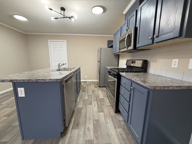 Building Photo - 12501 Apple Ln