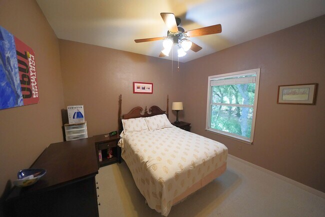 Building Photo - Gorgeous Home in the Coveted Greenshire Subdivision - Realtor Commission: $400