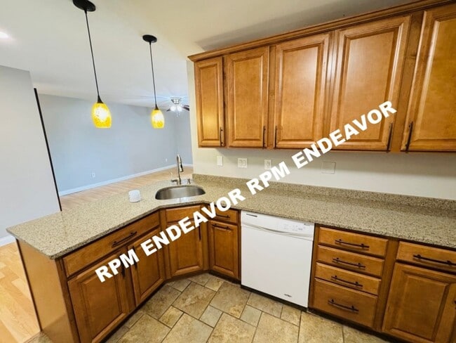 Building Photo - “Ballwin Beauty! Updated 2BR Condo with Bi...