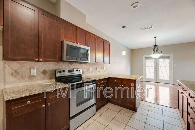 Building Photo - 321 Metropolitan Dr