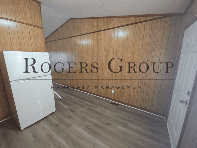 Building Photo - #450 - 236-238 Crozier St Duplex