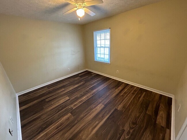 Building Photo - 116 Burlinton Dr