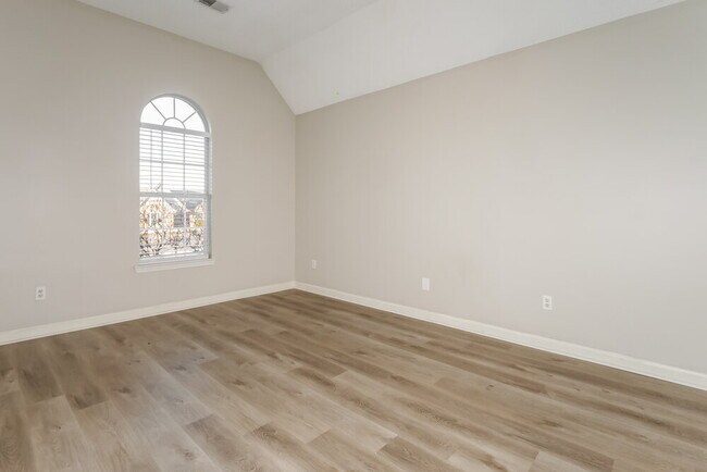 Building Photo - 7643 Shadow Hills Dr