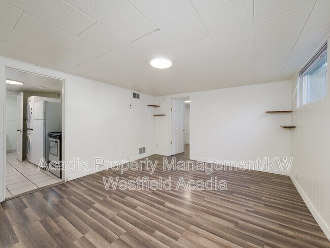 Building Photo - 1067 S 400 E