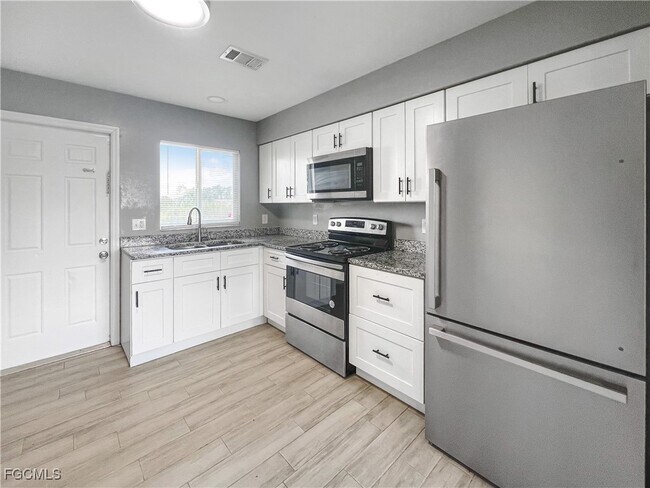 Building Photo - 123 Gordon Ave S