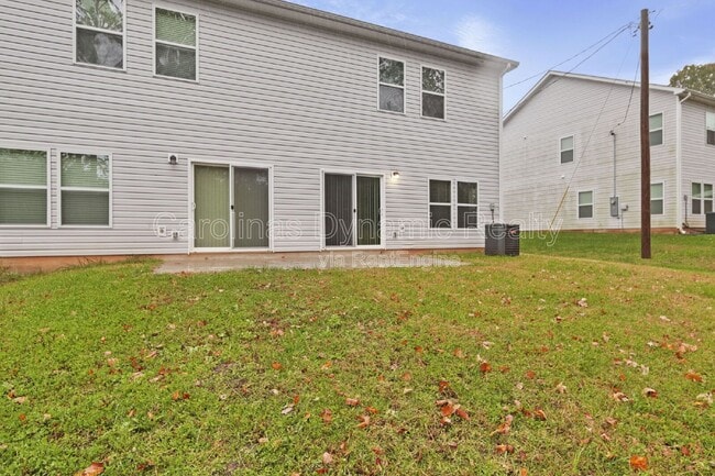 Building Photo - 711 Lackey St