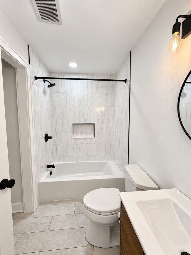 Building Photo - Rooftop Deck Living in Fishtown — Spacious 3-Bed, 2-Bath Home for Rent