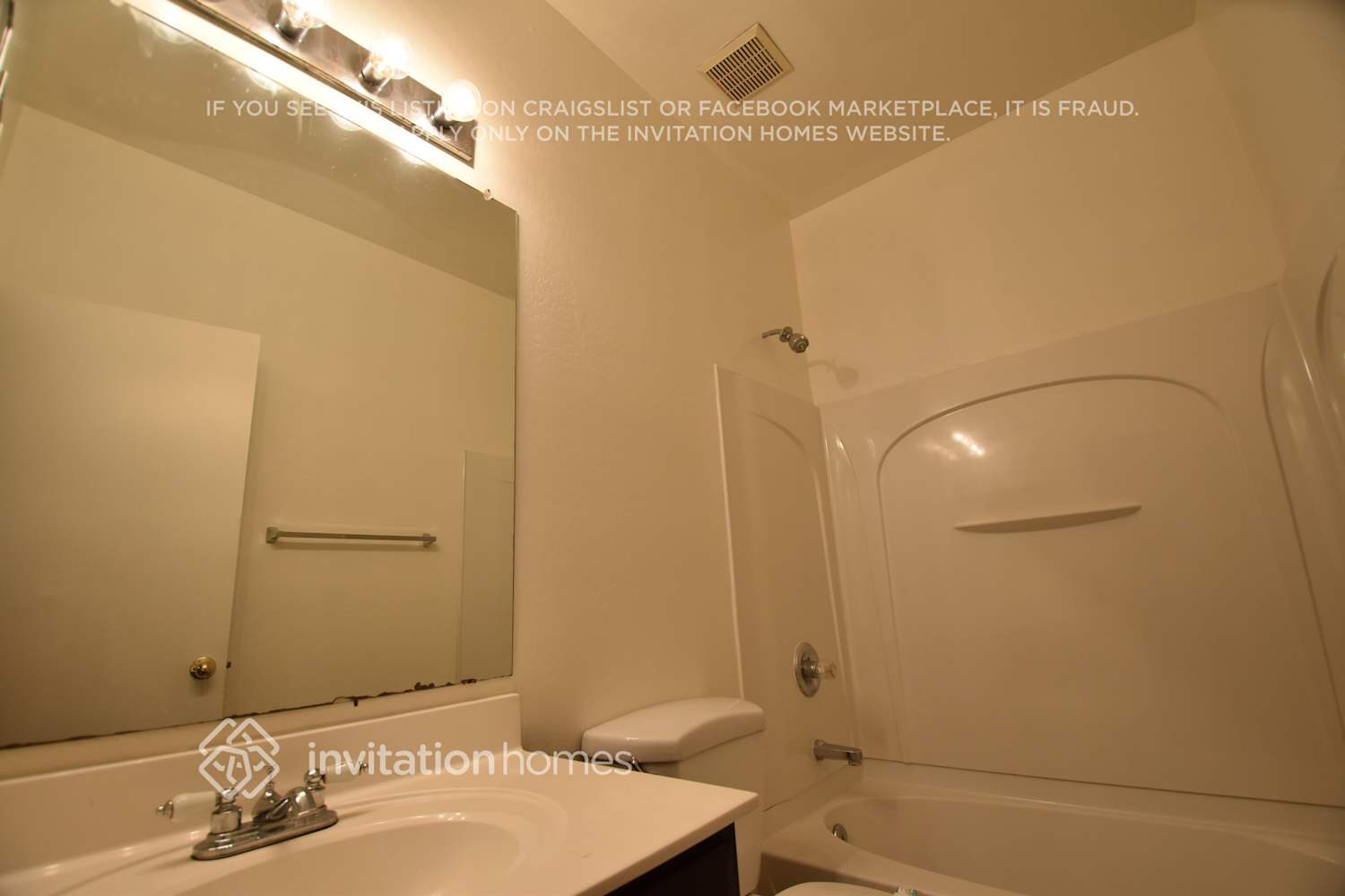 Building Photo - 7002 S 40th Ln