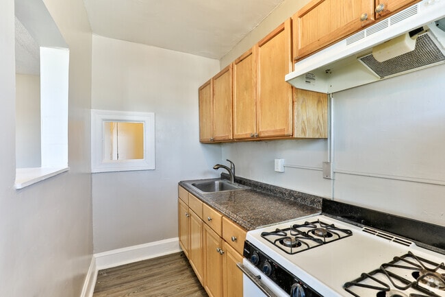 1BR, 1BA - 600SF - Randolph Apartments