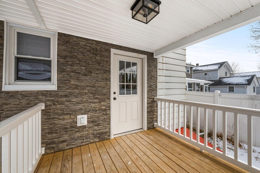 Building Photo - 346 Bennett St