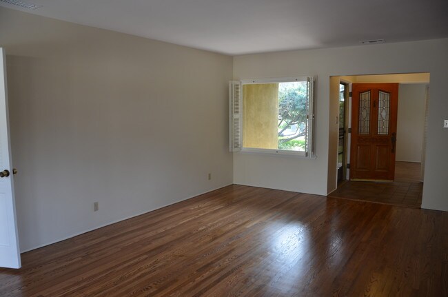 Living room - 1717 Riverside Dr