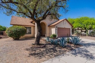 Building Photo - Bright, Spacious & Ready to Welcome You Ho...