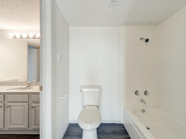 Building Photo - 11450 Audelia Rd