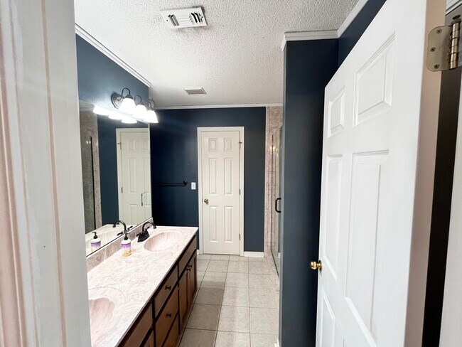 Building Photo - 431 Pristine Water Ln